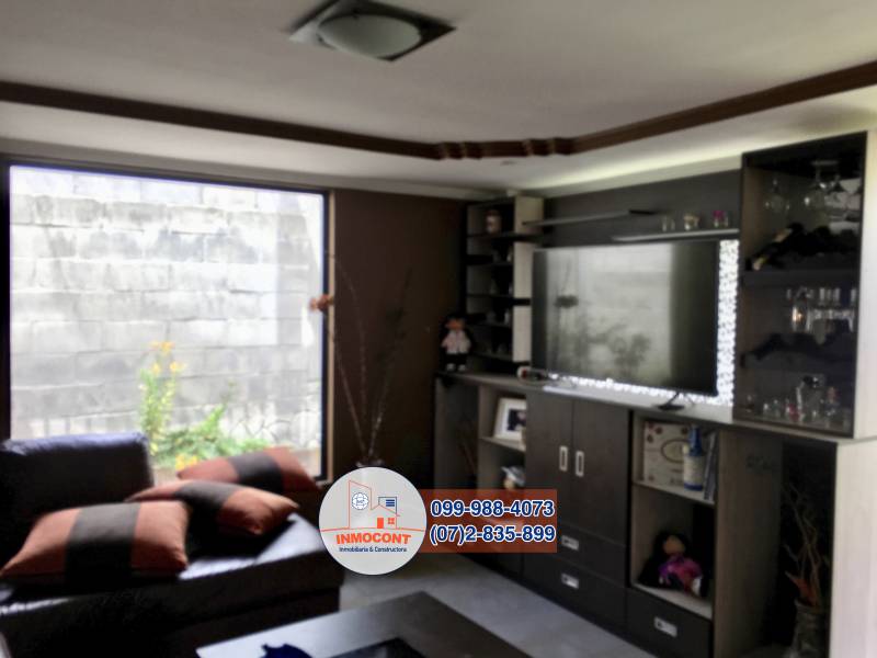 C1025 De venta hermosa casa remodelada con área verde
